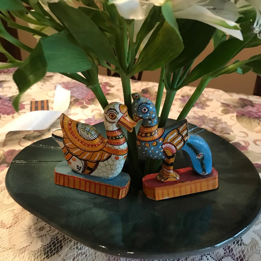 HAND CRAFTED PAINTED BIRDS VINTAGE - Picture 3 of 9